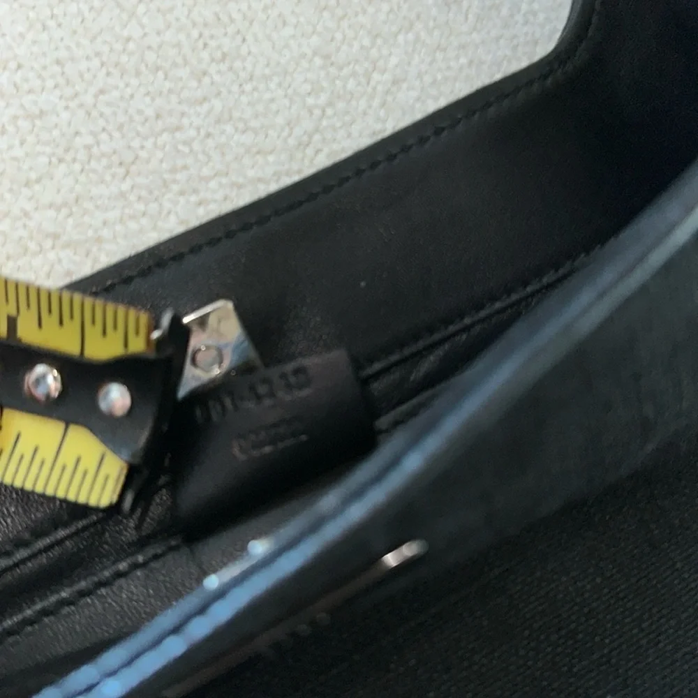 Gucci Black Shoulder Bag - Picture 17 of 17